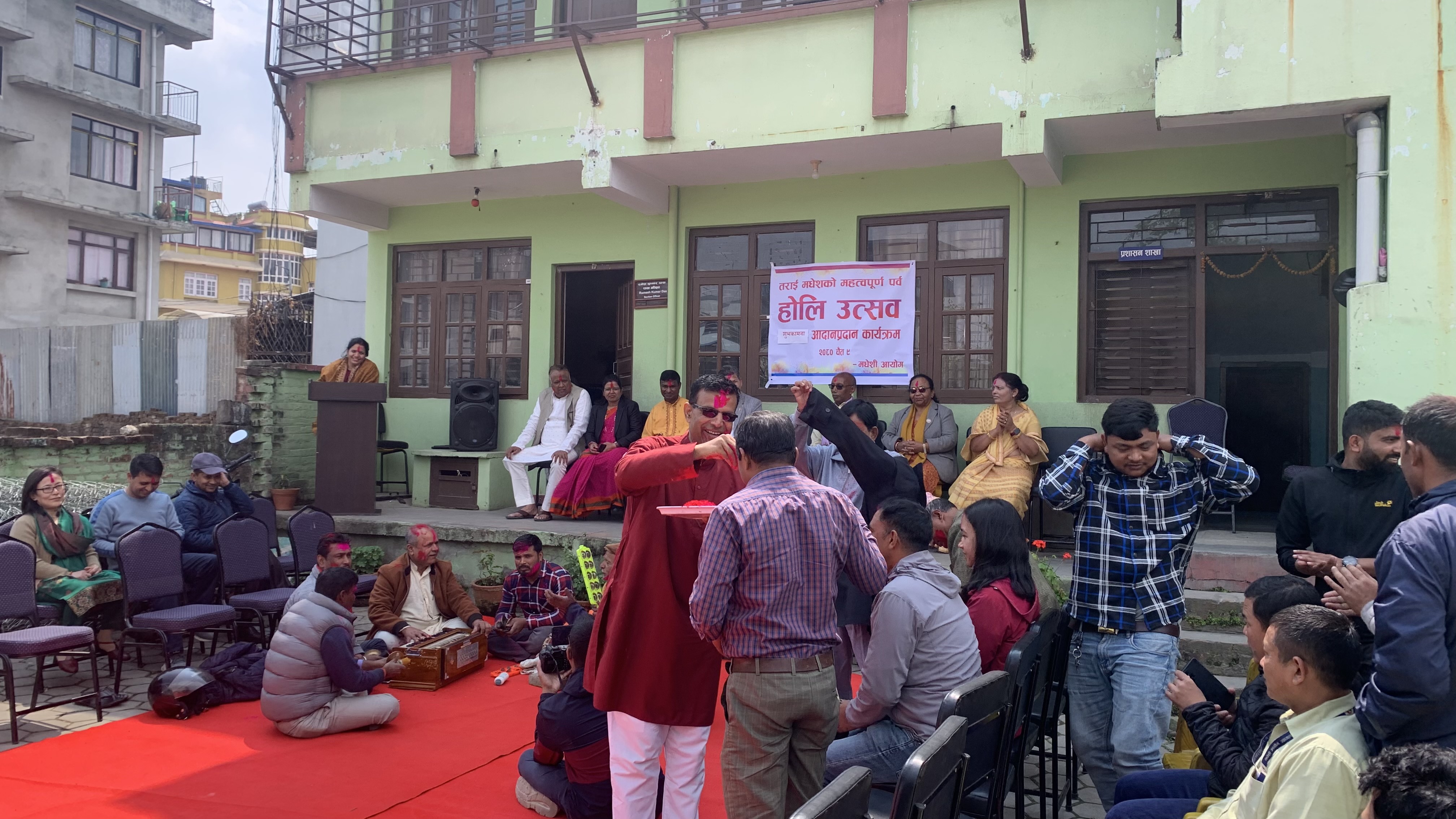 तराई-मधेशको रुप झल्किने गरी  काठमाडौँमा मनायो विशेष होली महोत्सव    