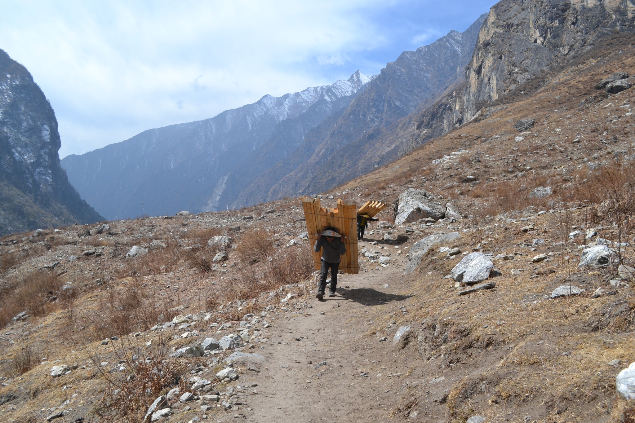सकियो “दुई दशकमा लाङटाङ ः प्रकृति, विविधता, भुकम्प, र जीवन” बारेको फोटो प्रदर्शनी 