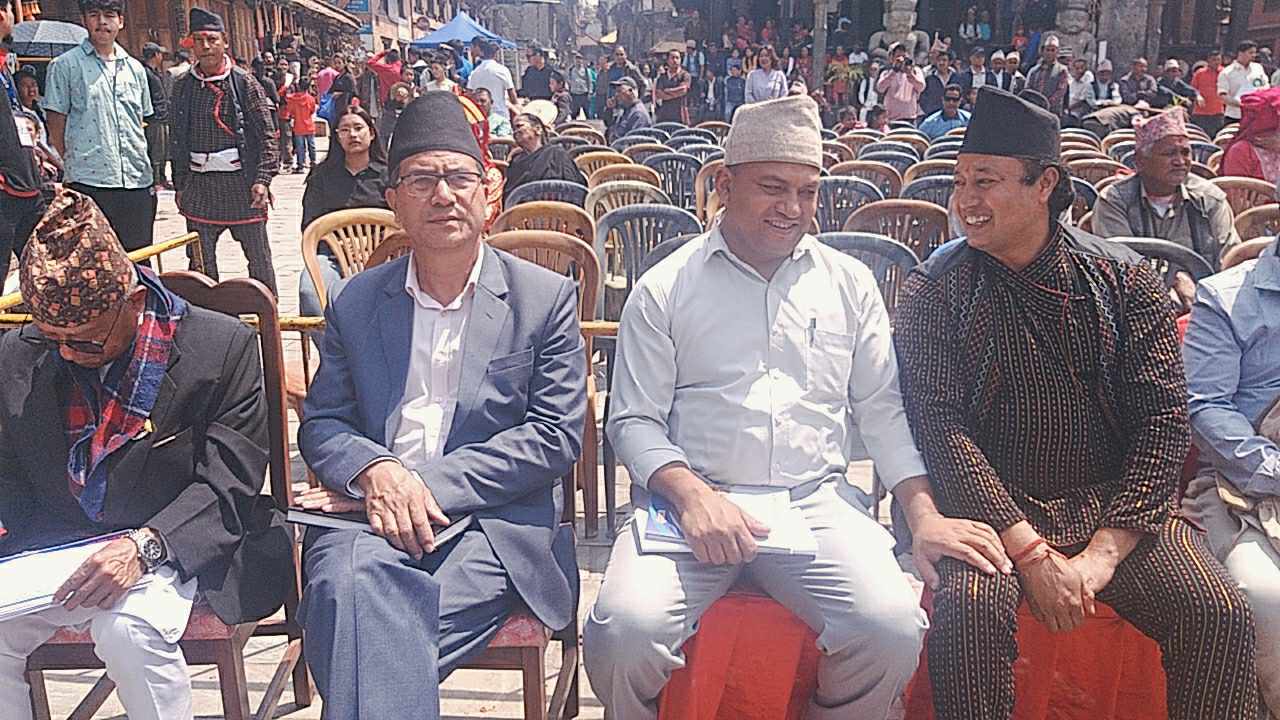 तस्वीरमा दतात्रयमा भएको उपत्यकाव्यापी धिमे बाजा प्रतियोगिता 