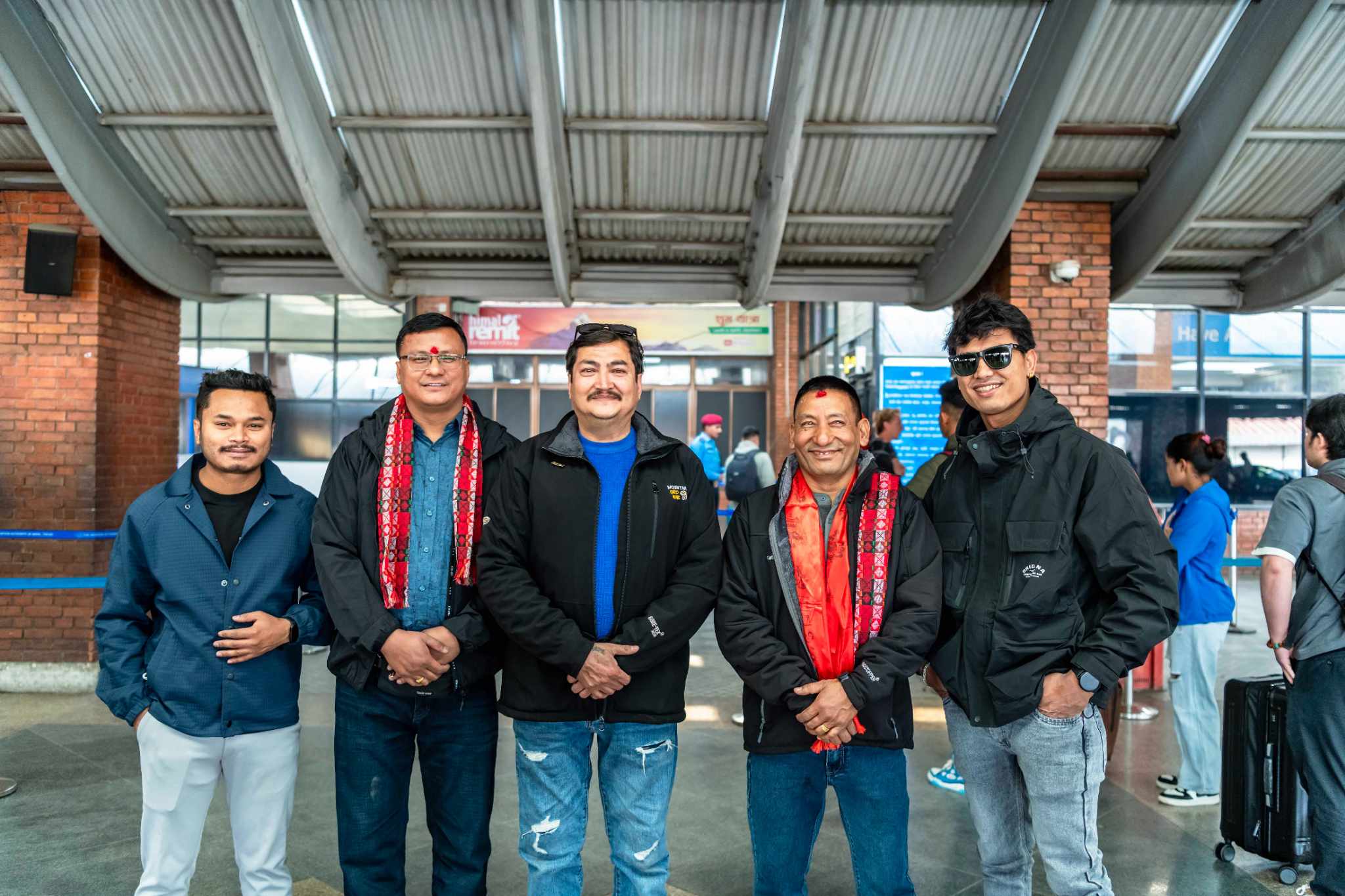 विस्काः जात्रा फोटो प्रदर्शनीमा भाग लिन दुई भक्तपुरे युके प्रस्थान