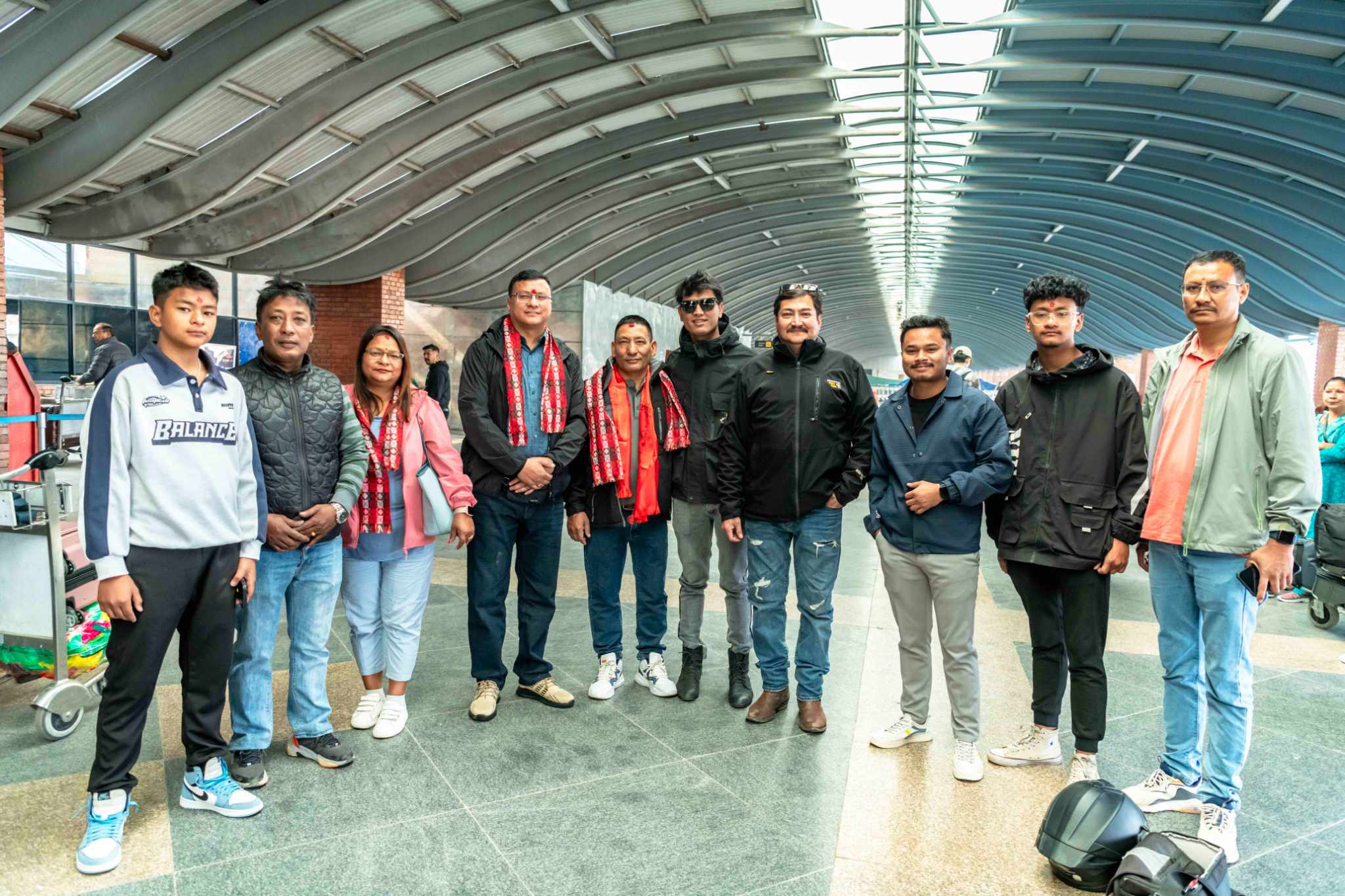 विस्काः जात्रा फोटो प्रदर्शनीमा भाग लिन दुई भक्तपुरे युके प्रस्थान