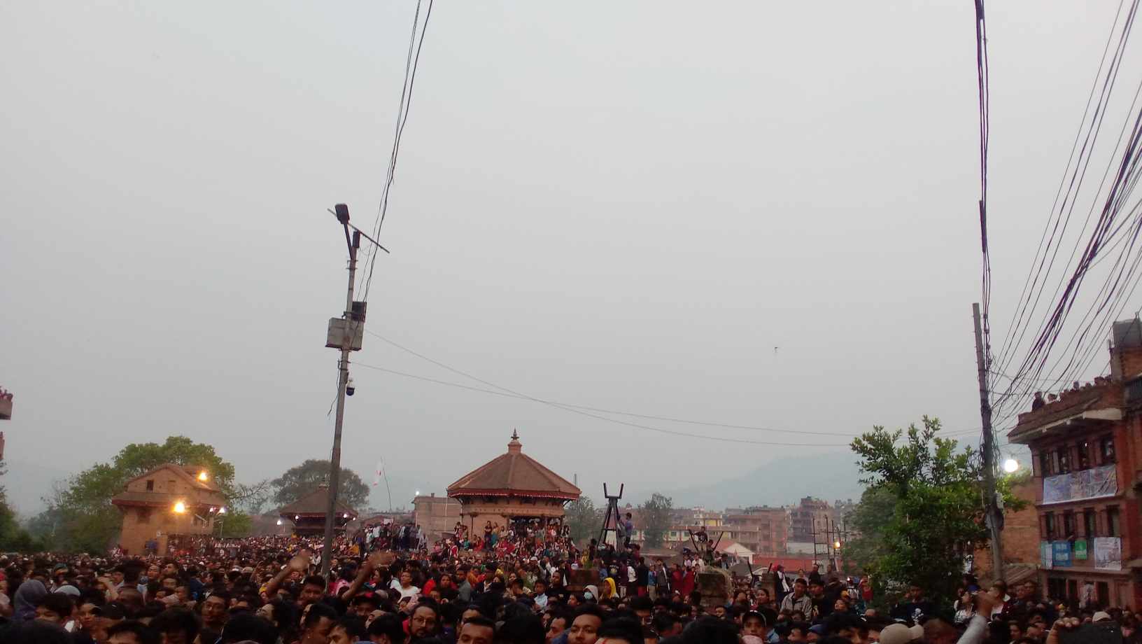 योसिंद्य उठाउन सुरु (तस्वीरहरु छन्)