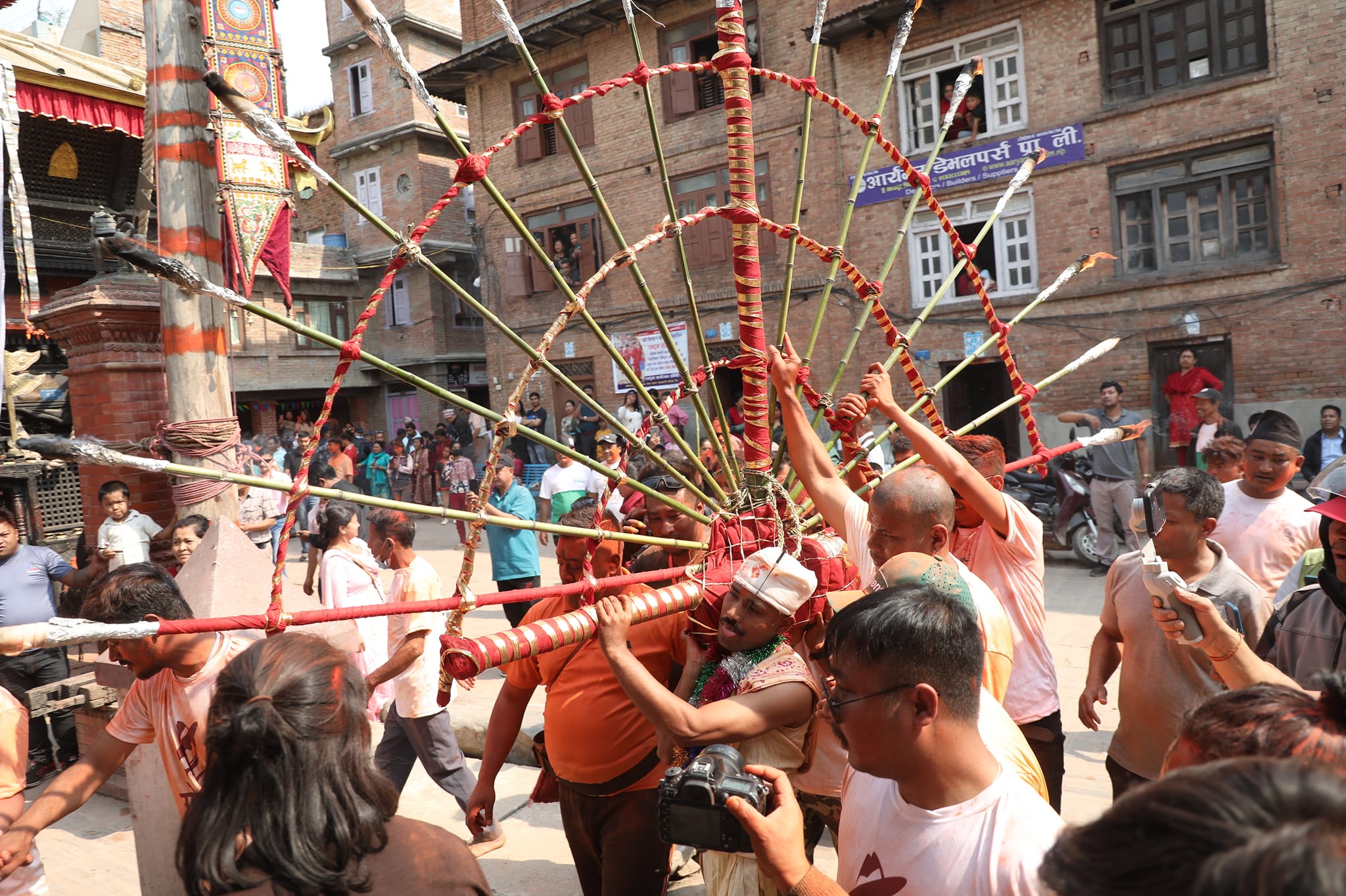 मध्यपुर थिमिको जिव्रो छेडेने जात्रा तस्वीरहरुमा 