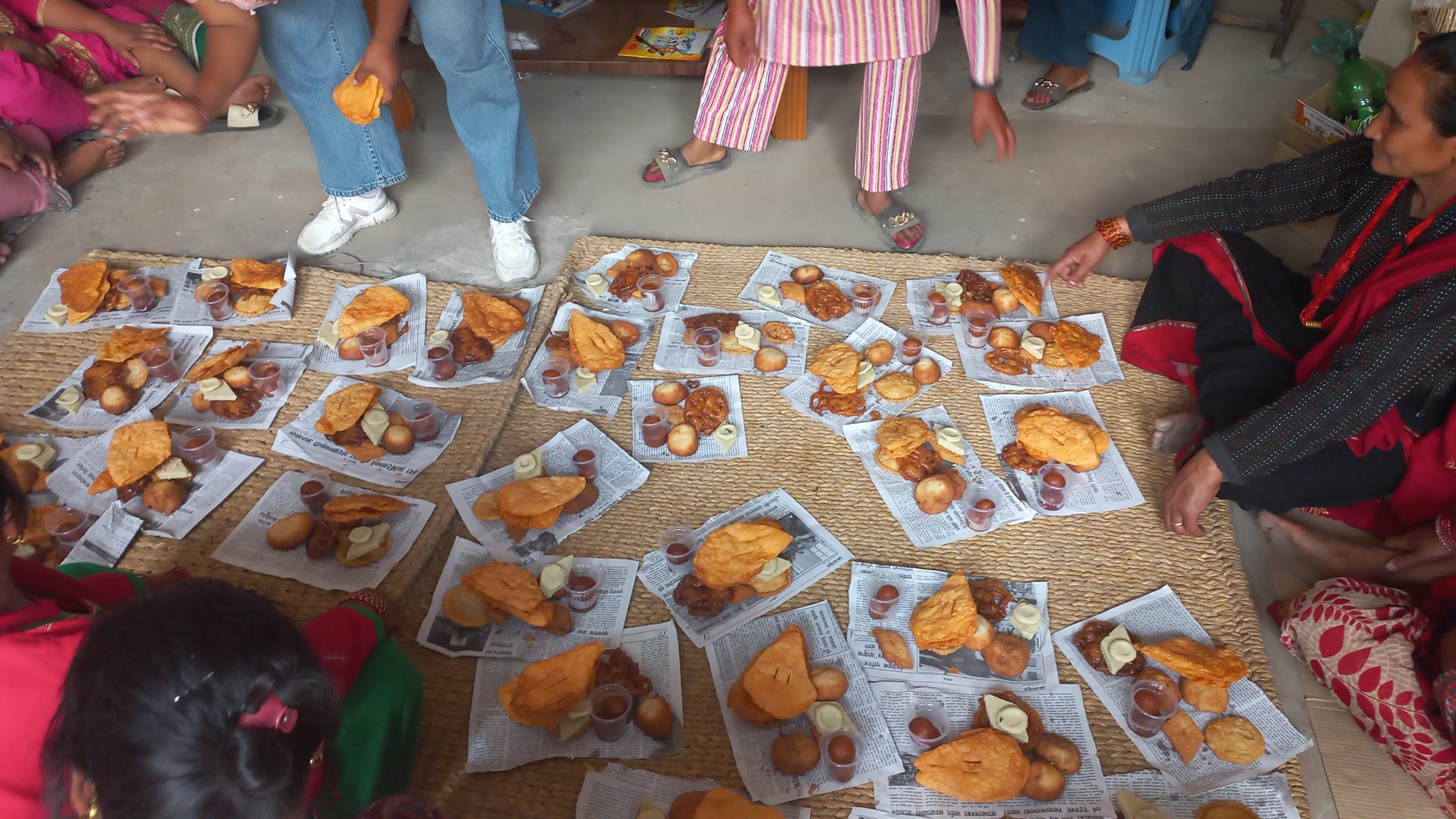 मिठाई बनाउने तालिममा रमाए सिपाडोलका महिलाहरु