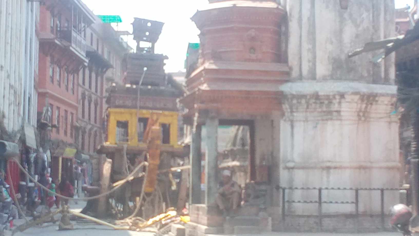 बाटो बन्द गरेर विगार्न थालियो भैलख