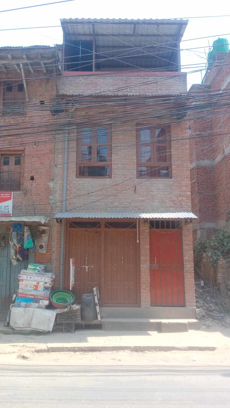 यस्तो छ भूकम्पका बालक सोनिशको अवस्था (तस्वीरहरुसहित)  