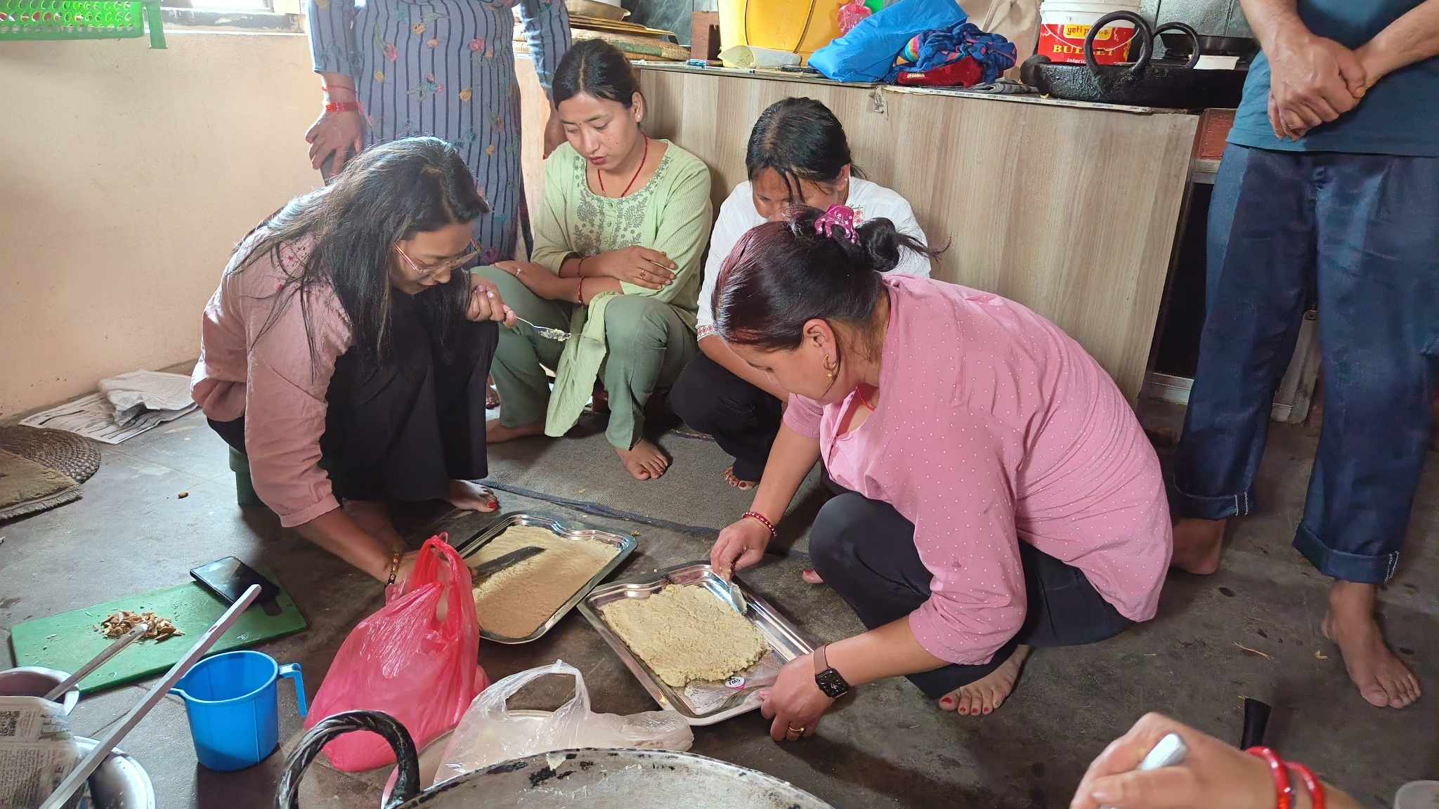 मिठाई तालिममा महिलाहरु रमाएपछि ....