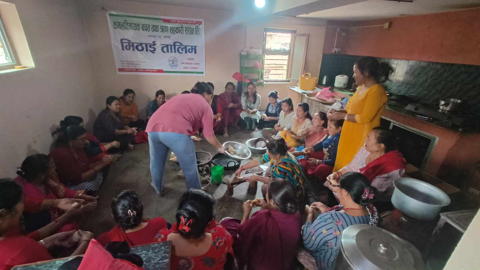 मिठाई तालिममा महिलाहरु रमाएपछि ....