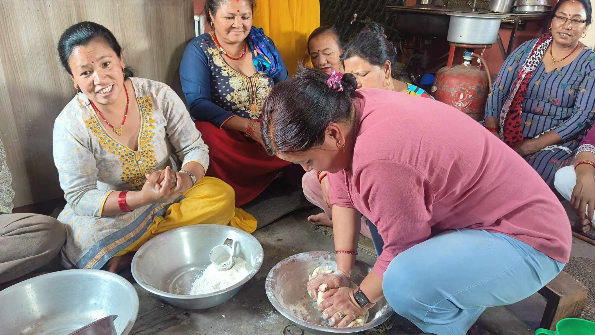 मिठाई तालिममा महिलाहरु रमाएपछि ....