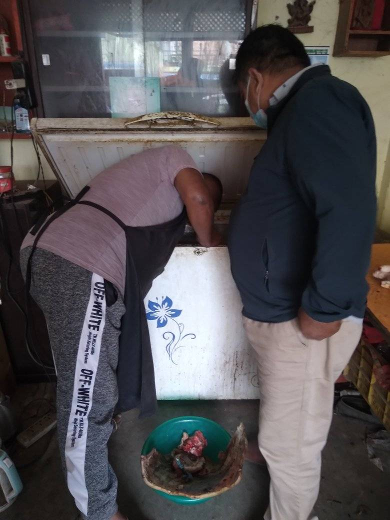 भक्तपुरका मासु पसलहरुको गरियो अनुगमन