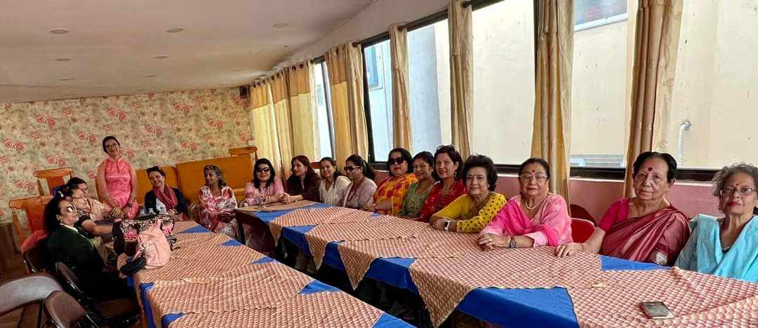 सर्जकमाथि एक टिप्पणीकारको बहस सुरु  