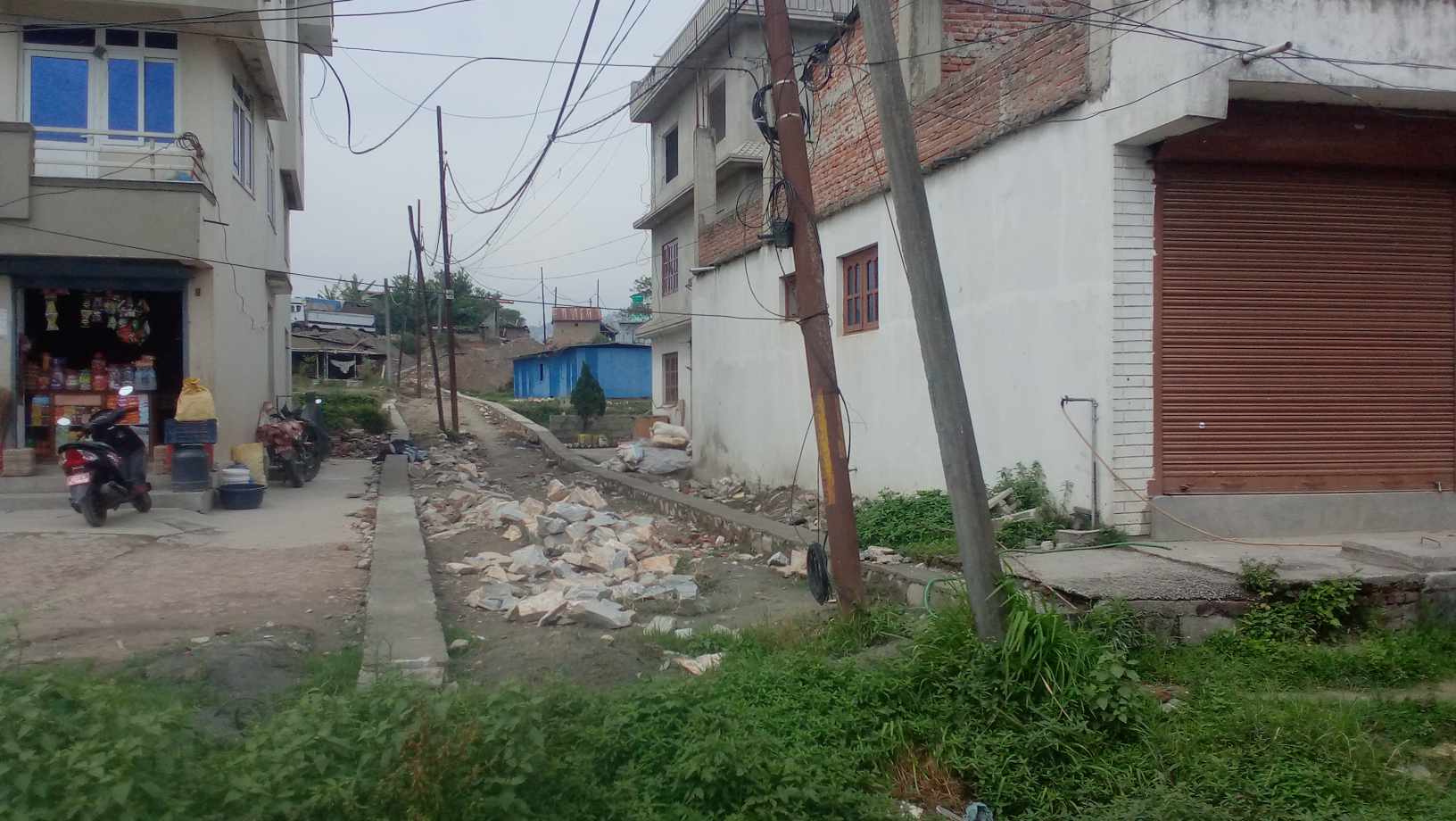 बडा कार्यालय पेलेर अगाडि वढेको ताथलीबासीको गुनासो