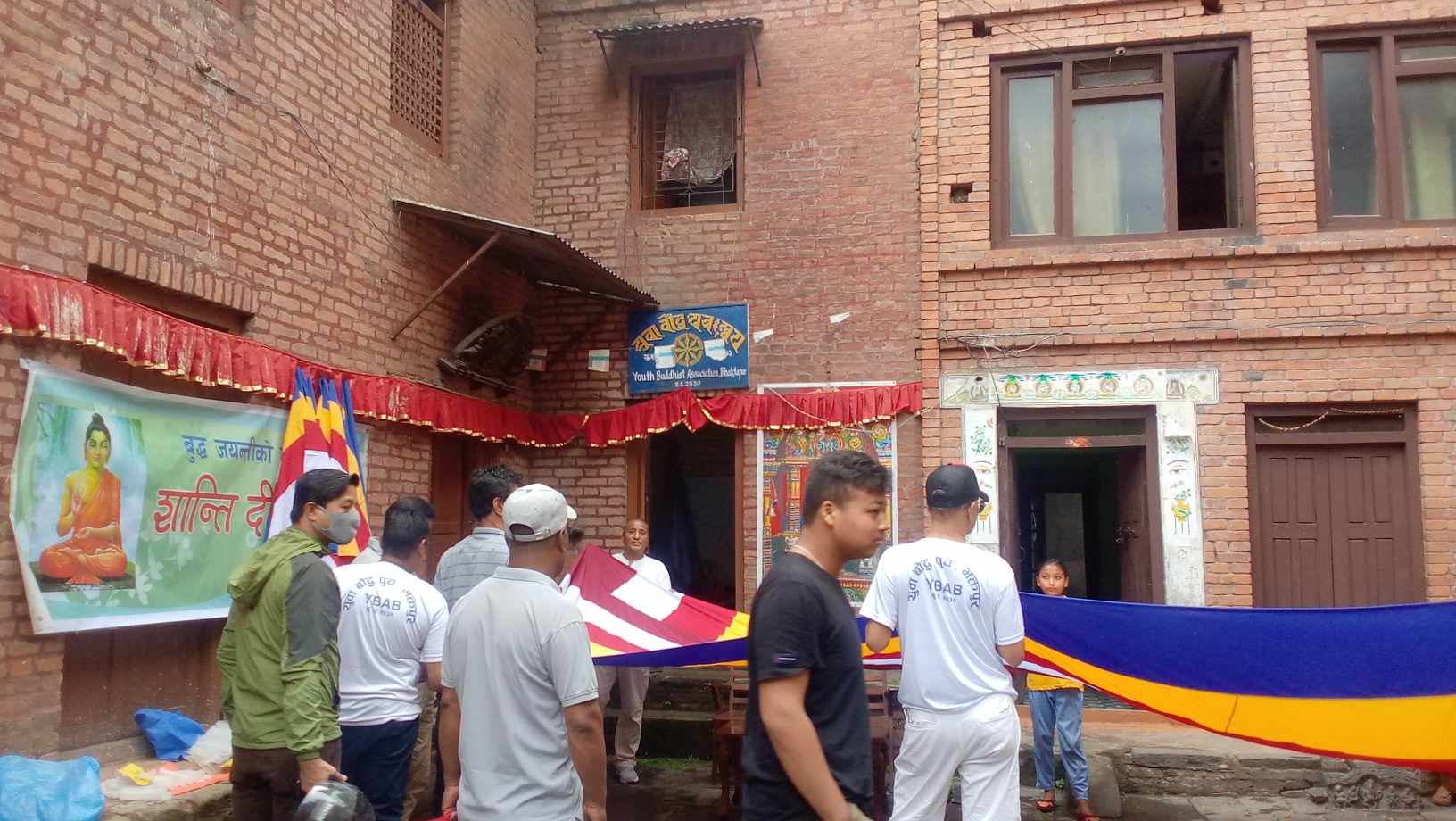 भक्तपुरमा निकालियो मैनबती पदयात्रा (तस्वीरहरु छन्) 