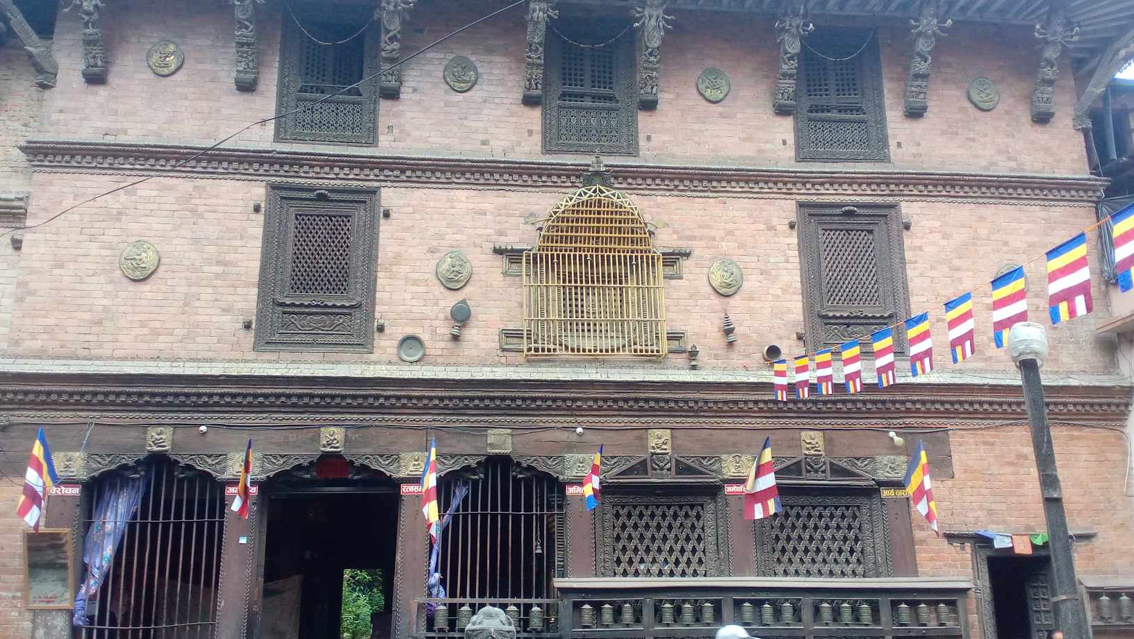 भक्तपुरमा निकालियो मैनबती पदयात्रा (तस्वीरहरु छन्) 