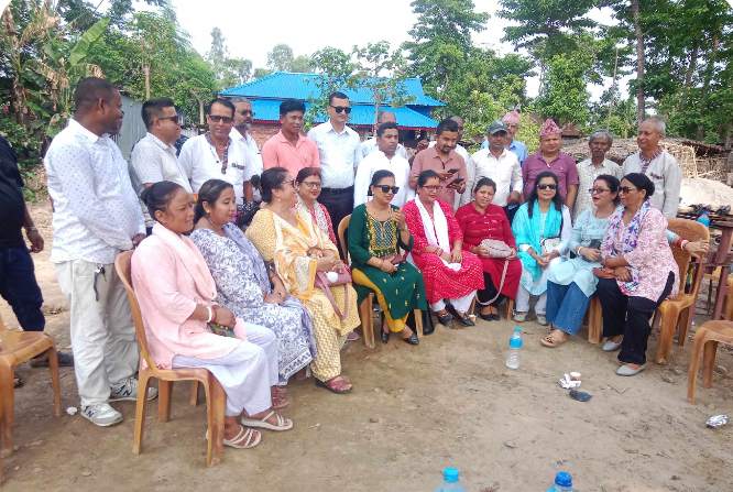 आगलागीबाट क्षति भएका ग्रील उद्योगीलाई घरेलु महासघको सहयोग