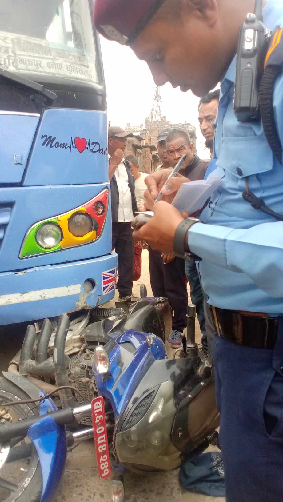 जगातीमा बसले मोटरसाइकललाई किचेपछि.........