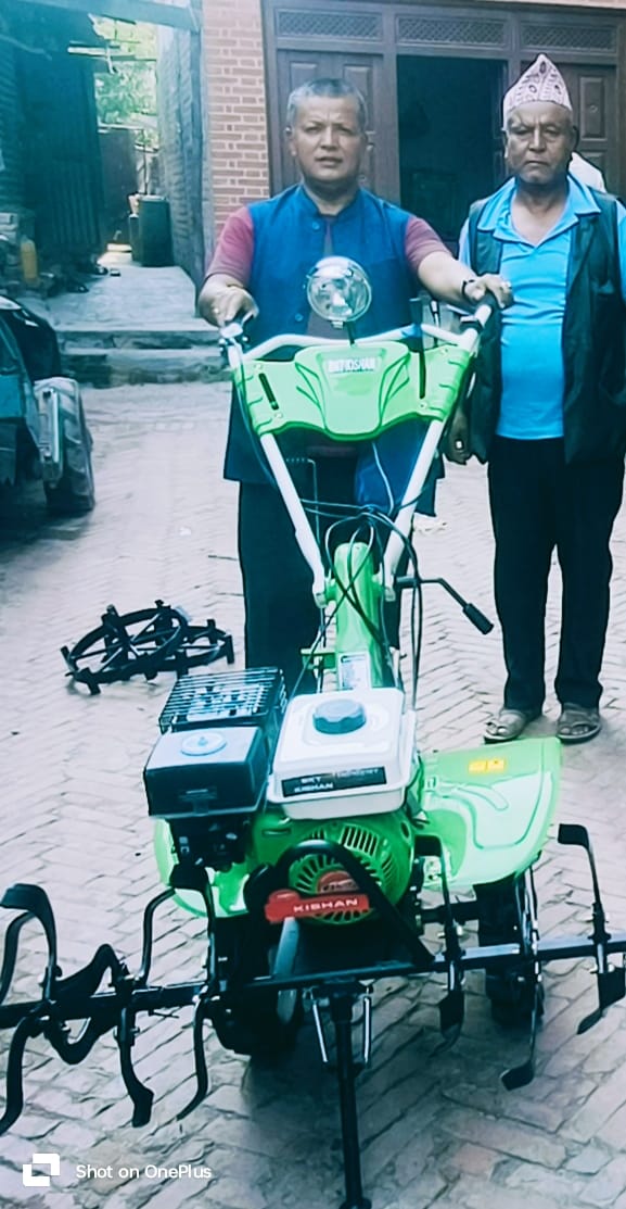कमलविनायकमा अनुदानको ट्याक्टर वितरण 