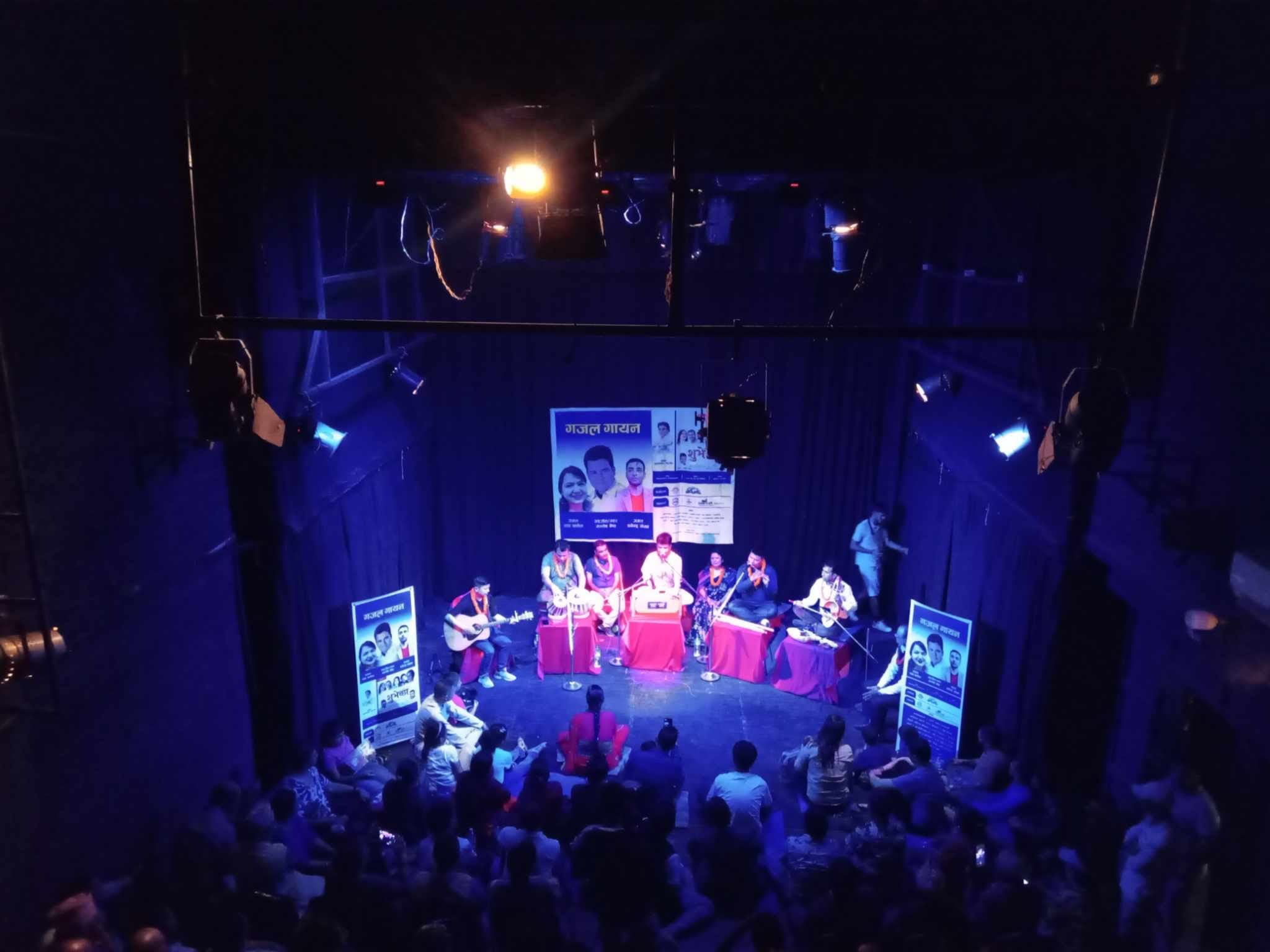 सर्वनाममा कीर्तिमानी सङ्गीतकार, गायक सन्तोष श्रेष्ठको एकल गजल गायन 