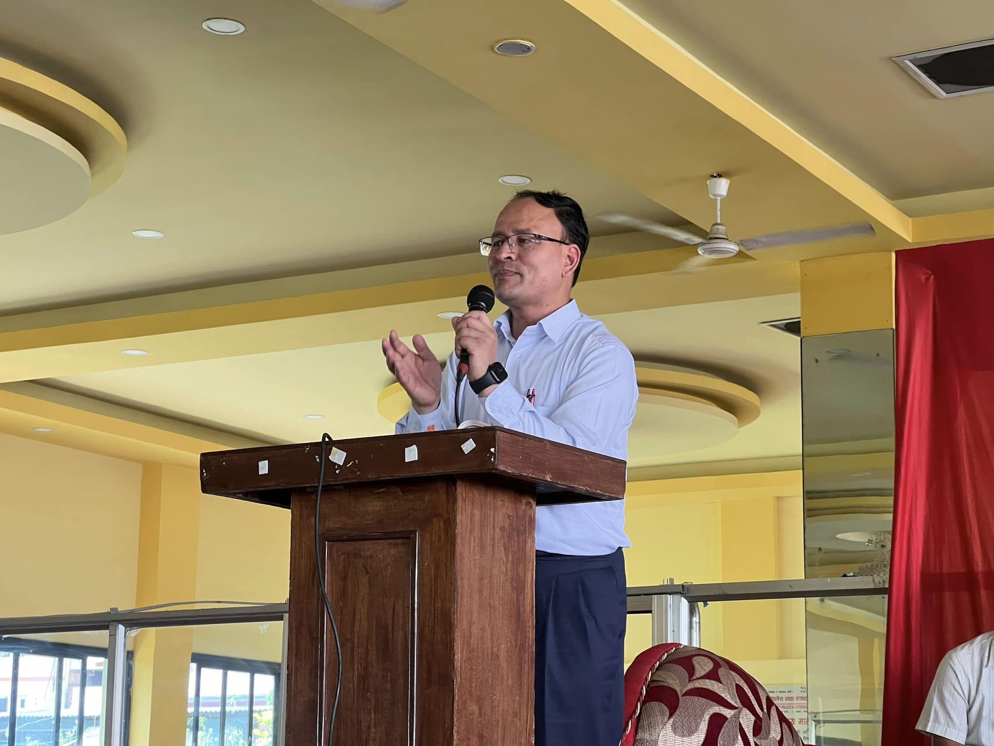 मध्यपुर थिमिव्यापी पुस्तक समिक्षामा जीनिशा गोर्खाली प्रथम