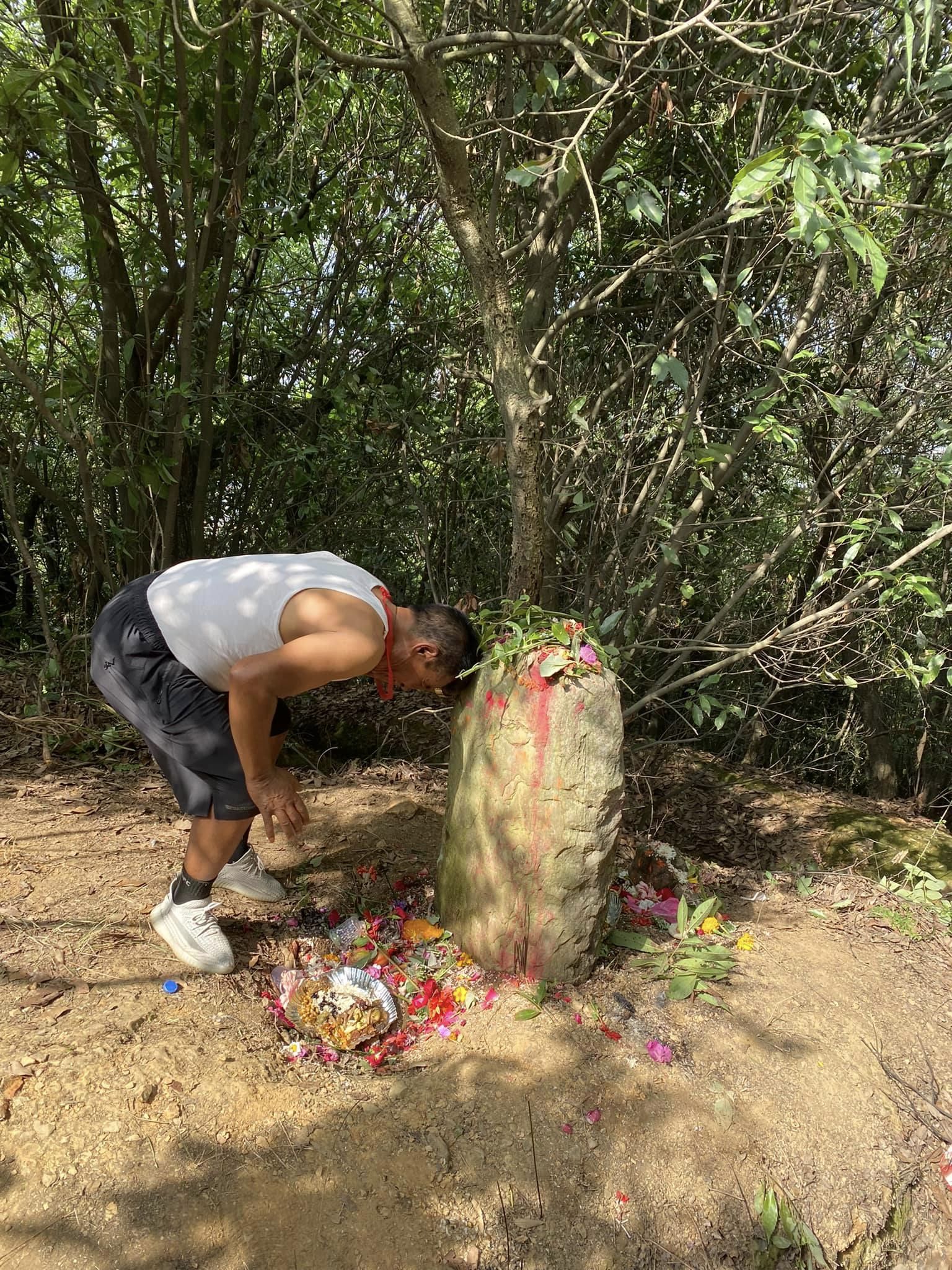 पानी माग्दै सूर्यविनायक बासुकी नागस्थानमा पूजा