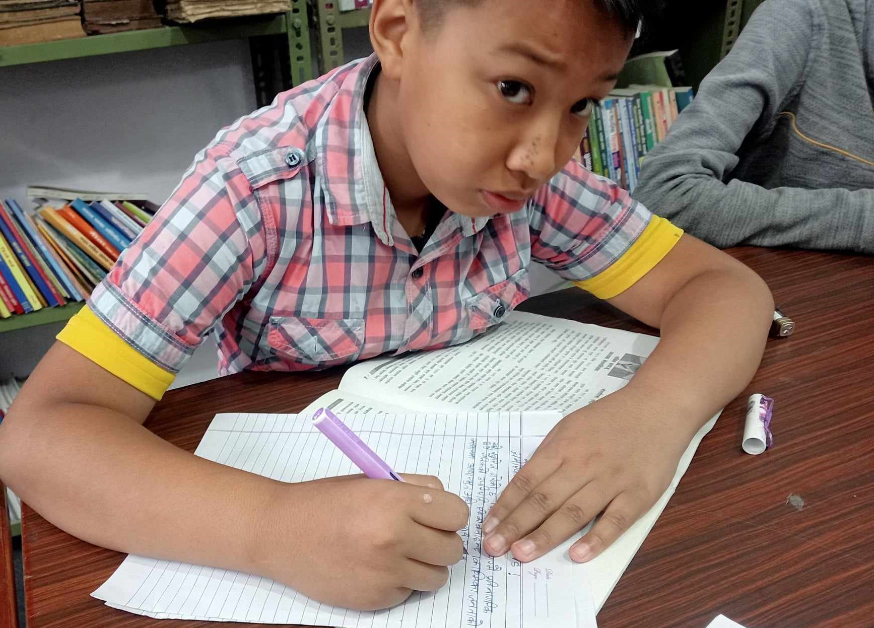 कालीघाट पुस्तकालयमा हस्तलेखन प्रतियोगिता