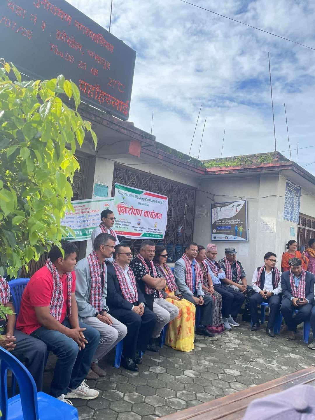 कासन झोखेल सडकका दायाँंबायाँं गरियो बृक्षारोपण
