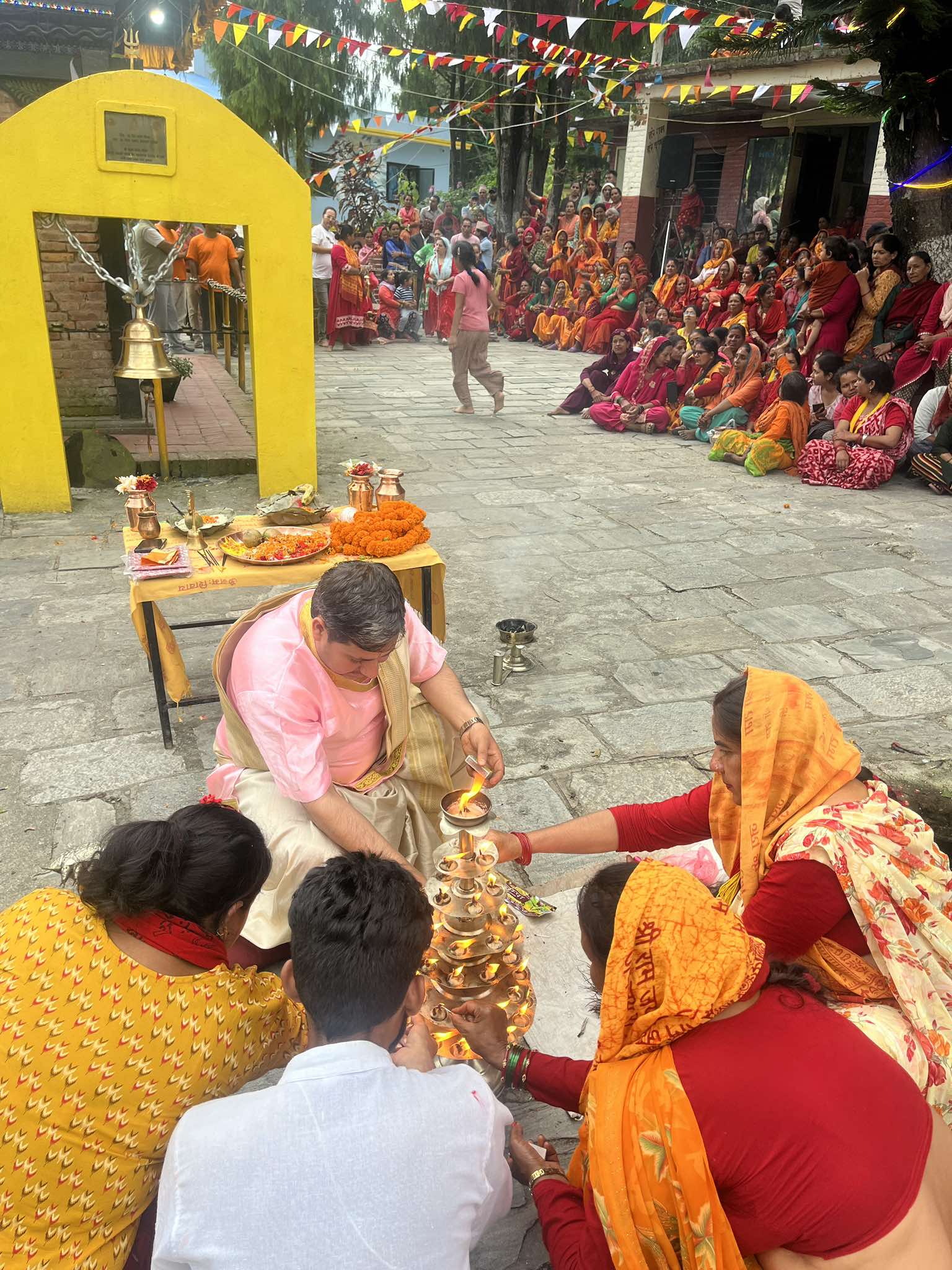 झौलेख ज्योर्तिलिंगेश्वर महादेव मन्दिरमा लागेको मेला तस्वीरहरुमा 