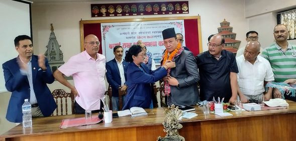 सहजै स्वास्थ्य सेवा पाउने वातावरण बनाउन लागिपर्छु ः स्वास्थ्यमन्त्री थापा