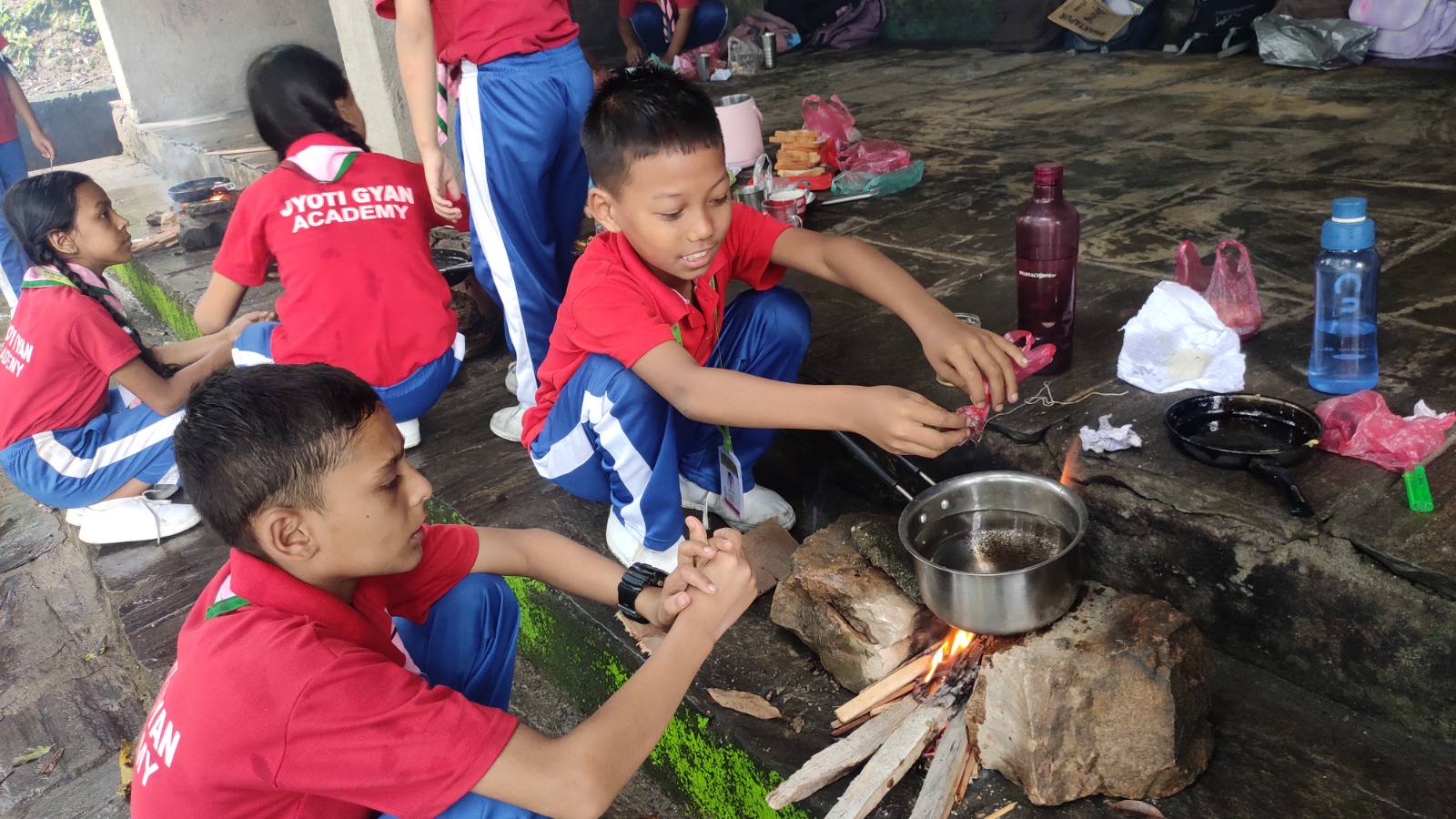  आँसु र पसिना बगाएर टी हाइकमा रमाईयो 