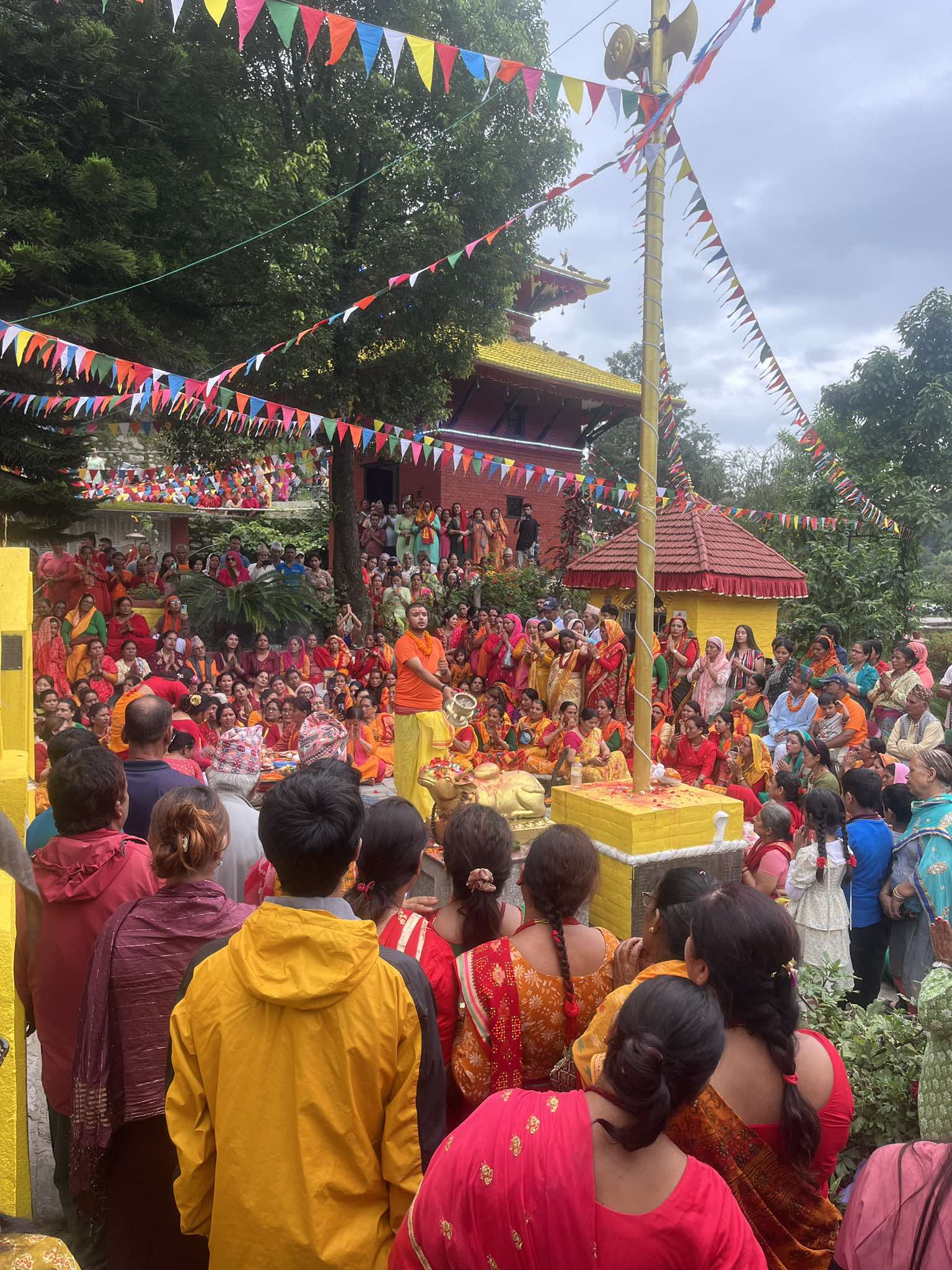 झौखेलस्थित ज्योतिलिङेश्वोर मन्दिरमा आरती कार्यक्रम सकियो 