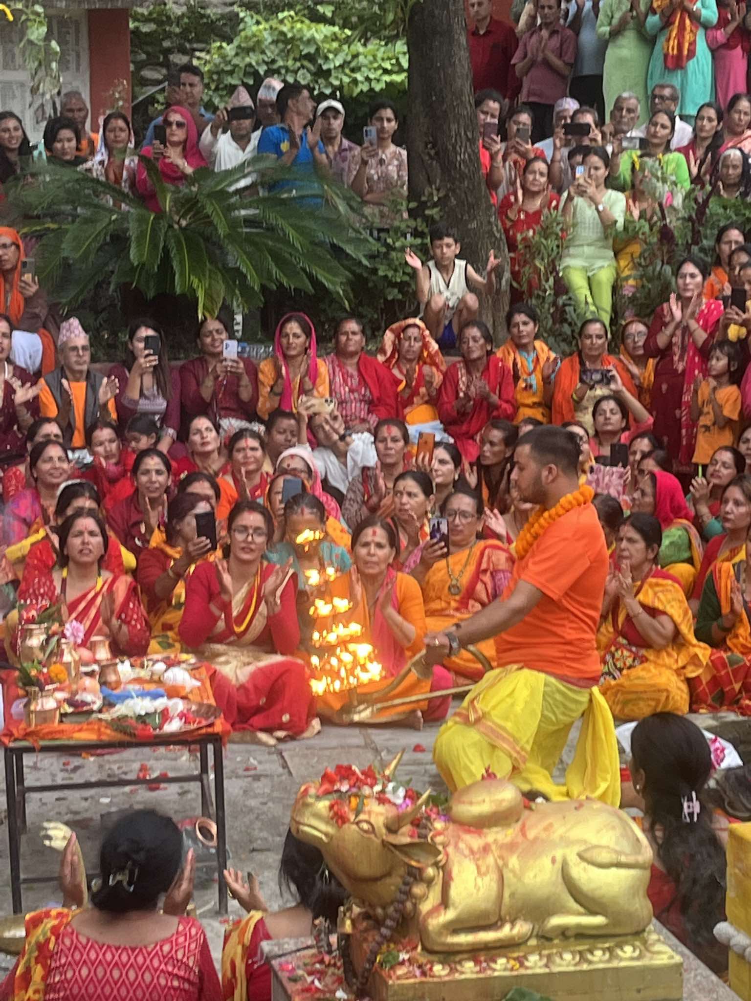 झौखेलस्थित ज्योतिलिङेश्वोर मन्दिरमा आरती कार्यक्रम सकियो 