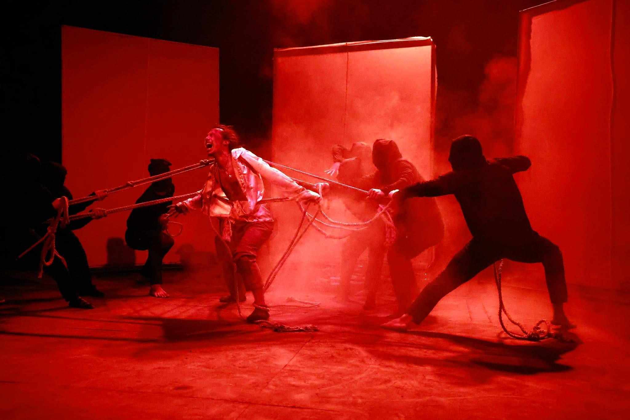 फुर्सदमा हुनुहुन्छ ? मण्डला थिएटर थापागाउँं जानुहोस् 