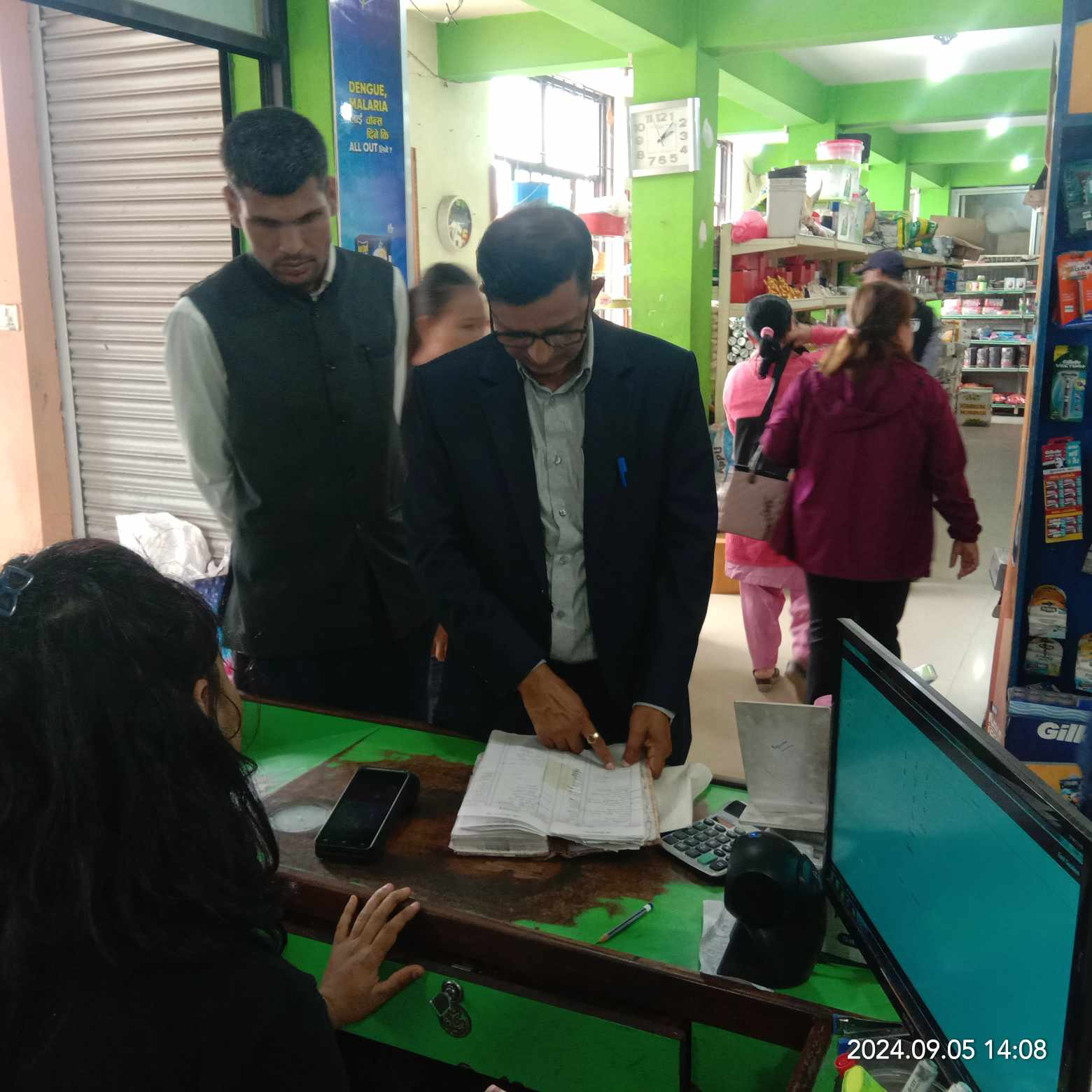 गपलीमा बजार अनुगमन ः म्याद नाघेको सामान नष्ट