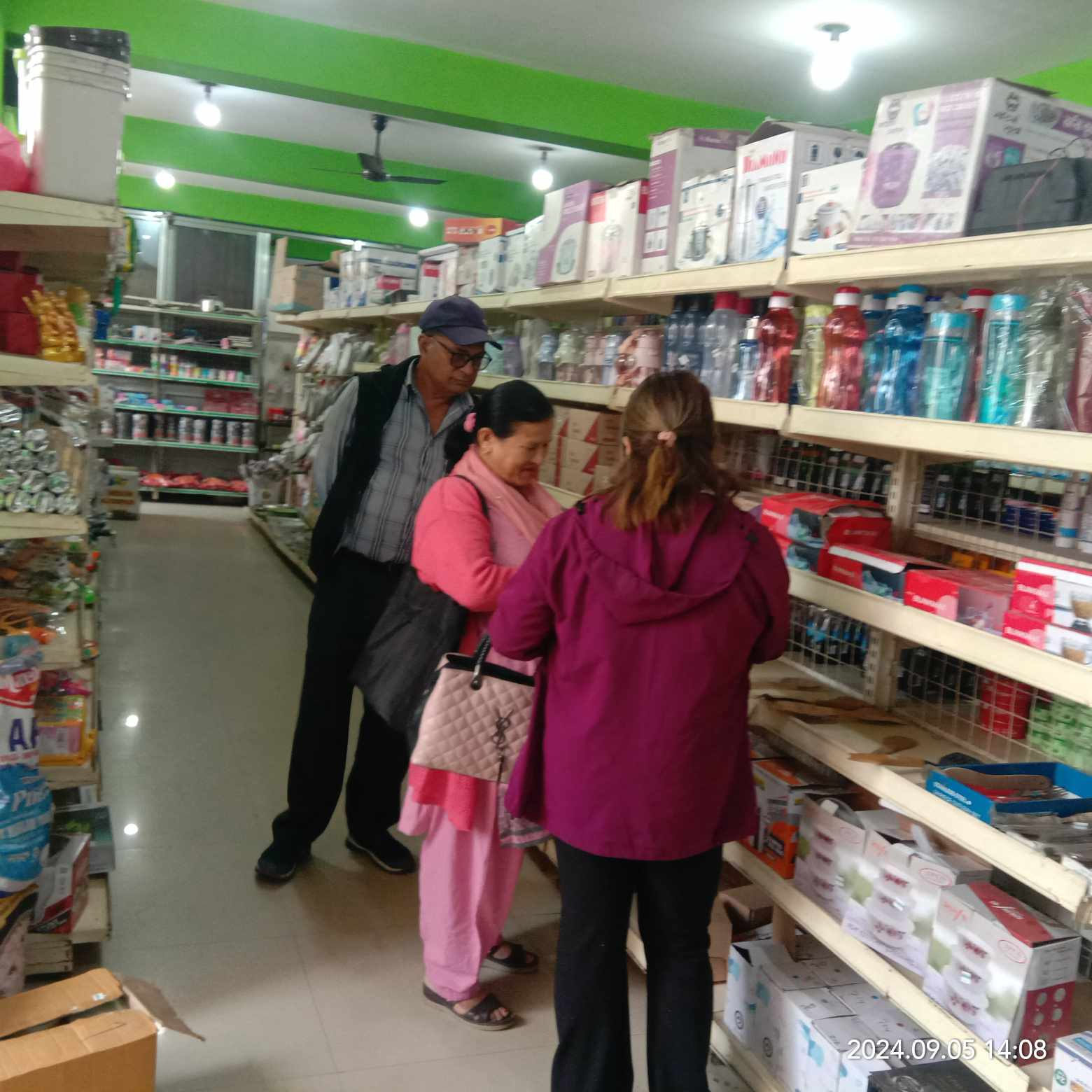 गपलीमा बजार अनुगमन ः म्याद नाघेको सामान नष्ट