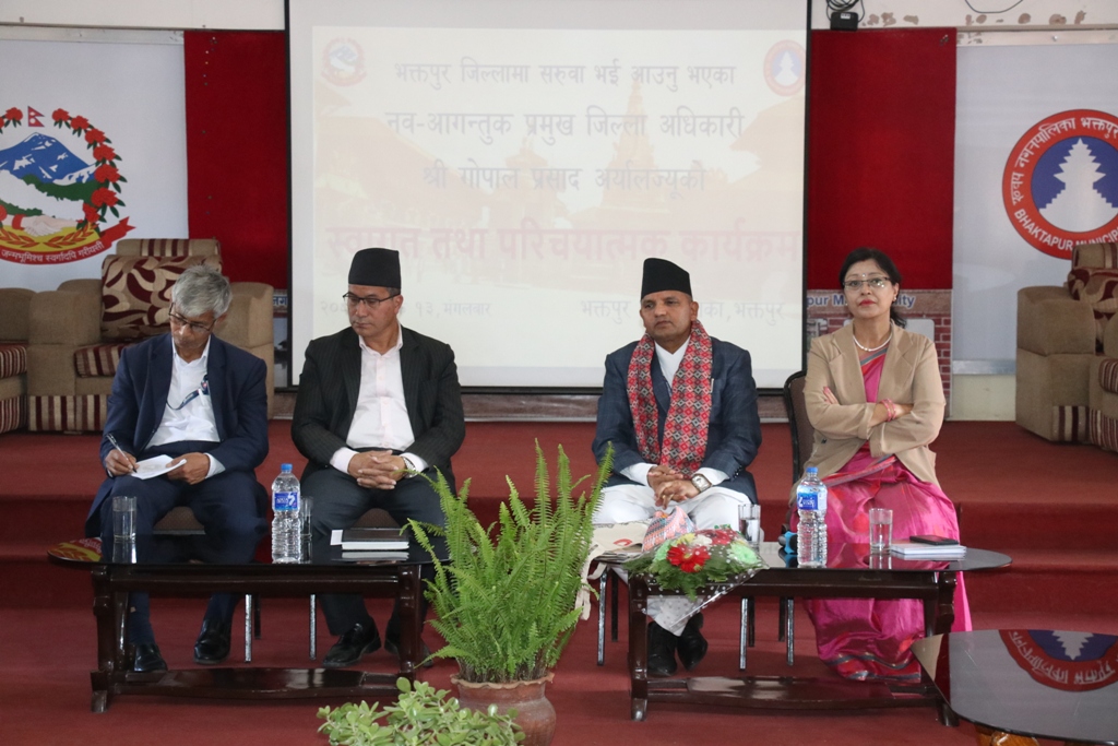 भक्तपुरका नयाँ प्रजिअ ः नगरपालिकाले गरयो स्वागत
