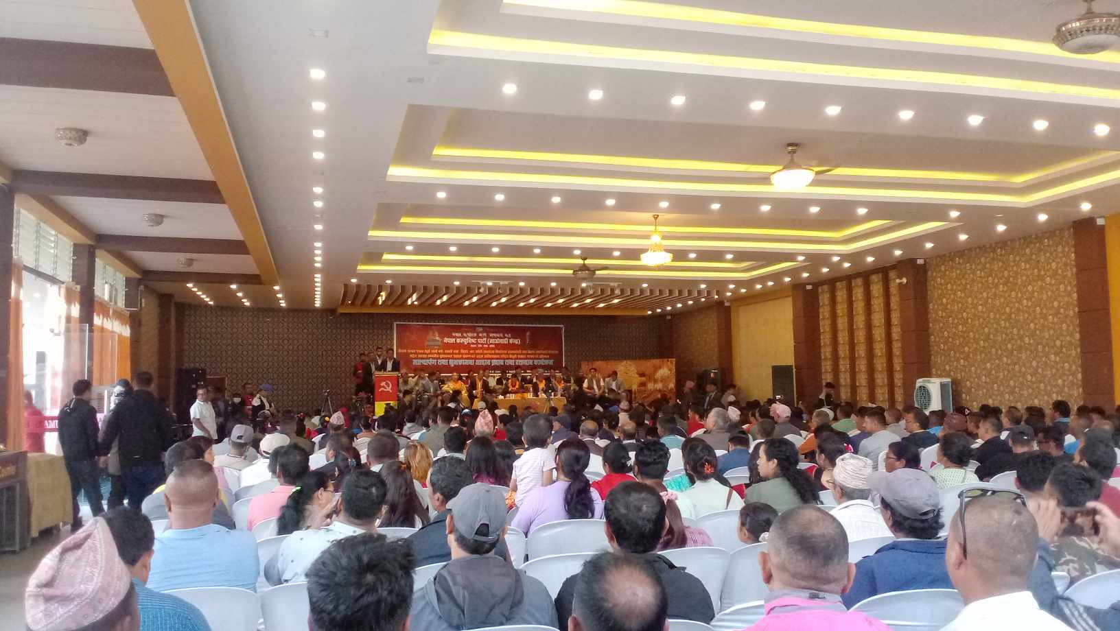 ओली सरकार भ्रष्टाचारीलाई जोगाउनमै मात्रै केन्द्रित ः प्रचण्ड