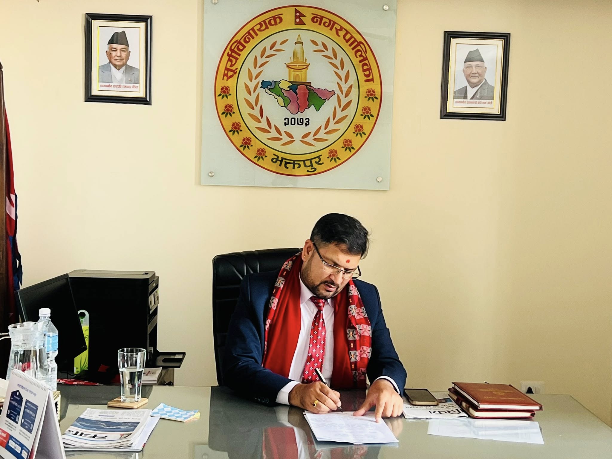 सूर्यविनायक नगरपालिकाको नयाँं कार्यकारी अधिकृतमा युवराज आचार्य 
