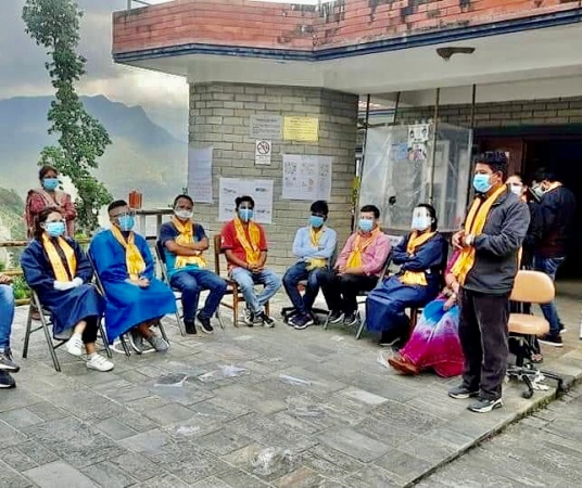 काभ्रेको गाउँ–गाउँमा तामाङ चिकित्सक समाजको टोली