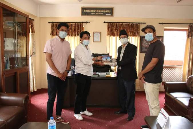 भक्तपुर इन्डोरो राइडर ग्रुपद्धारा सहयोग