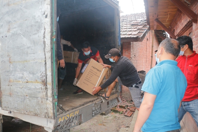 भगिनी सहर शान्नानबाट ख्वप अस्पताललाई स्वास्थ्य सामाग्री सहयोग