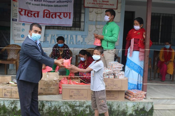 समाजसेवी कुँंवरद्धारा राहत वितरण 