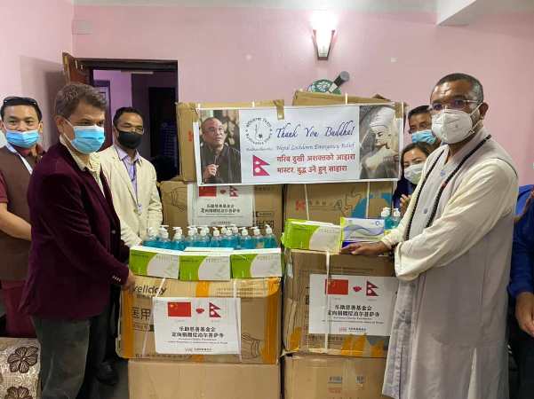 पत्रकार मञ्चलाई बोधिसत्व बिहारद्वारा स्वास्थ्य सुरक्षा सामाग्री हस्तान्तरण