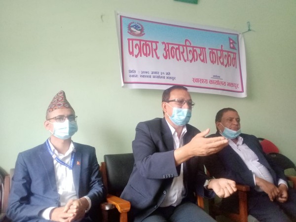 भोलि र पर्सि भक्तपुरमा कोभिडविरुद्धको सिंगल खोप