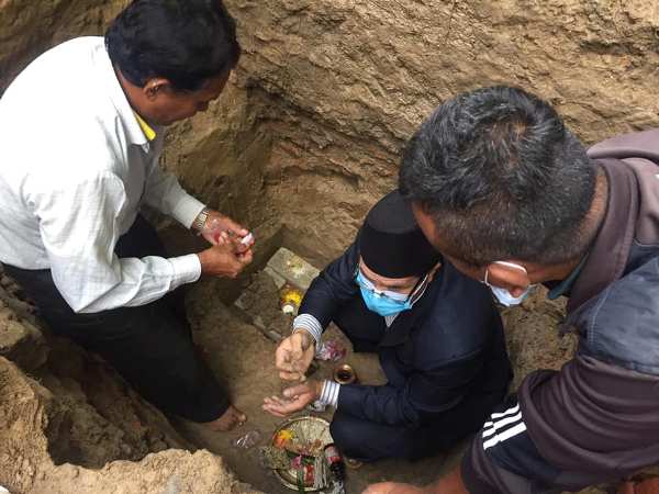 नगर प्रमुख प्रजापतिबाट ह्वाङ ह्वाङ पाटी शिलान्यास