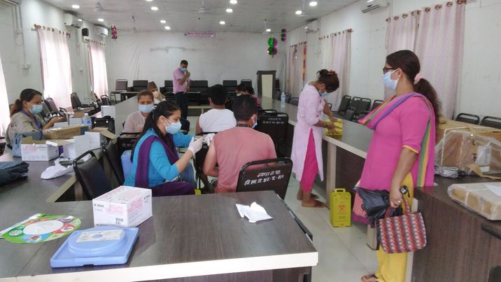 तनहुँमा आज र भोली भेरोसेल खोप