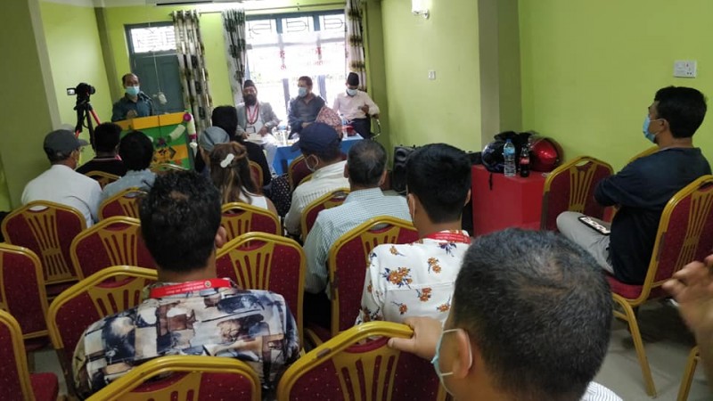 भक्तपुरका दुई जना पुराना पत्रकारहरु सम्मानित