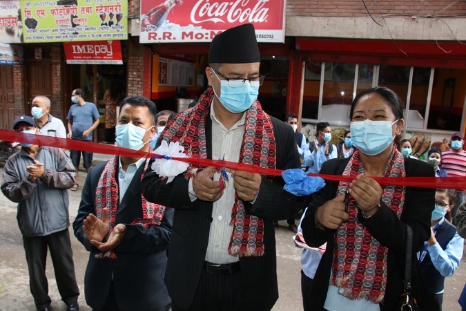 नगर प्रमुख प्रजापतिद्वारा नेपाल बैंक लिमिटेडको एक्सटेन्सन काउण्टर शुभारम्भ 