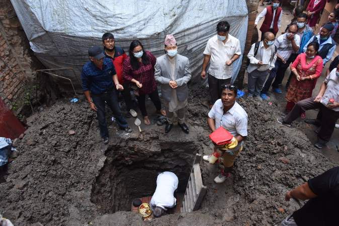 ग्वफः टोलमा त्वाः छेँ शिलान्यास  