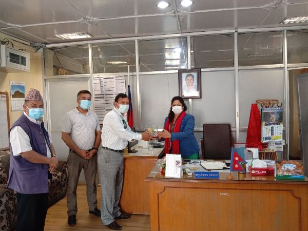 भक्तपुरका नया प्रजिअलाई भक्तपुर चेम्बरबाट स्वागत