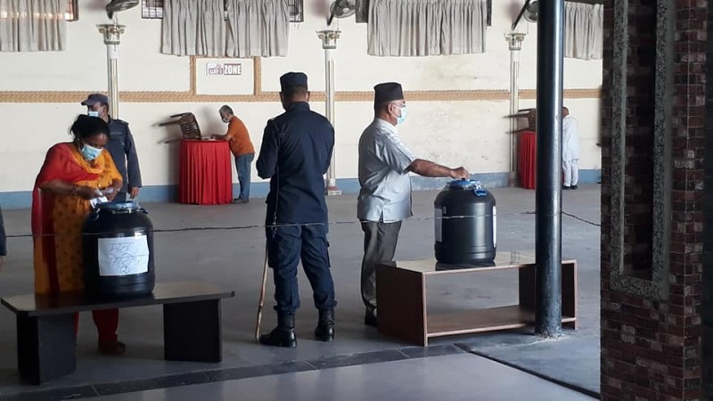 कोको छन् कांग्रेस भक्तपुरका चारवटै नगरपालिकाका प्रतिस्पर्धीहरु ?